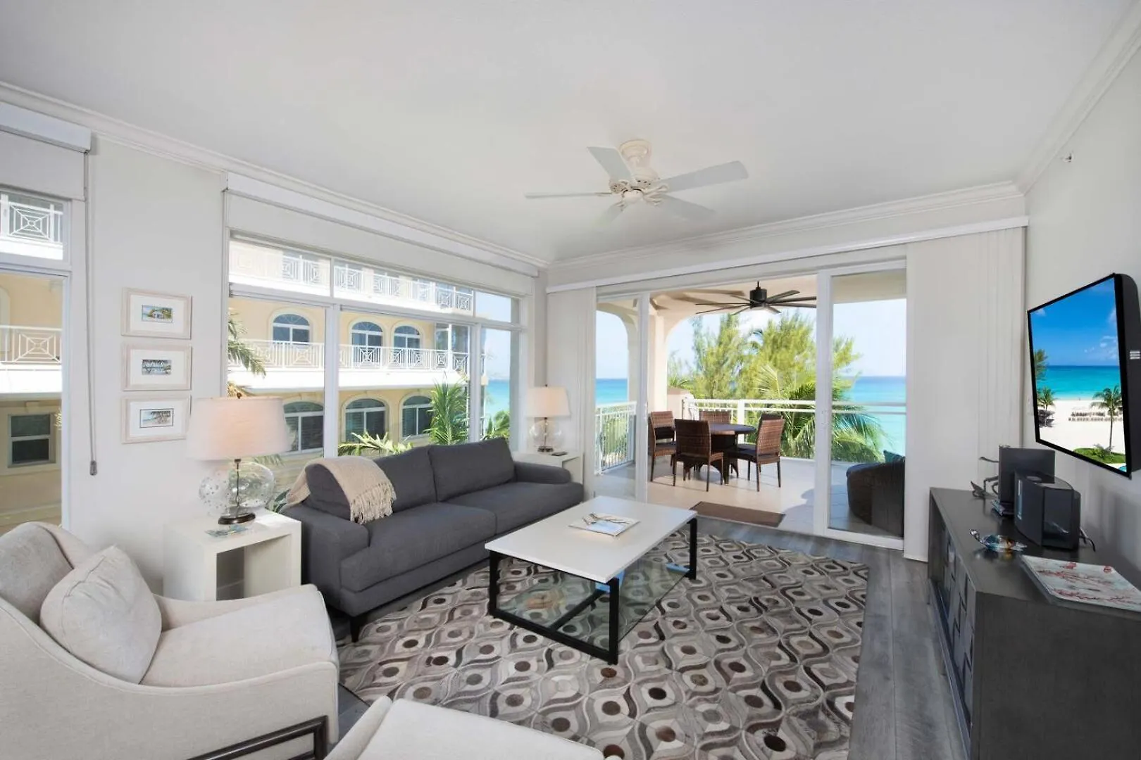 Beachcomber 18 George Town Daire